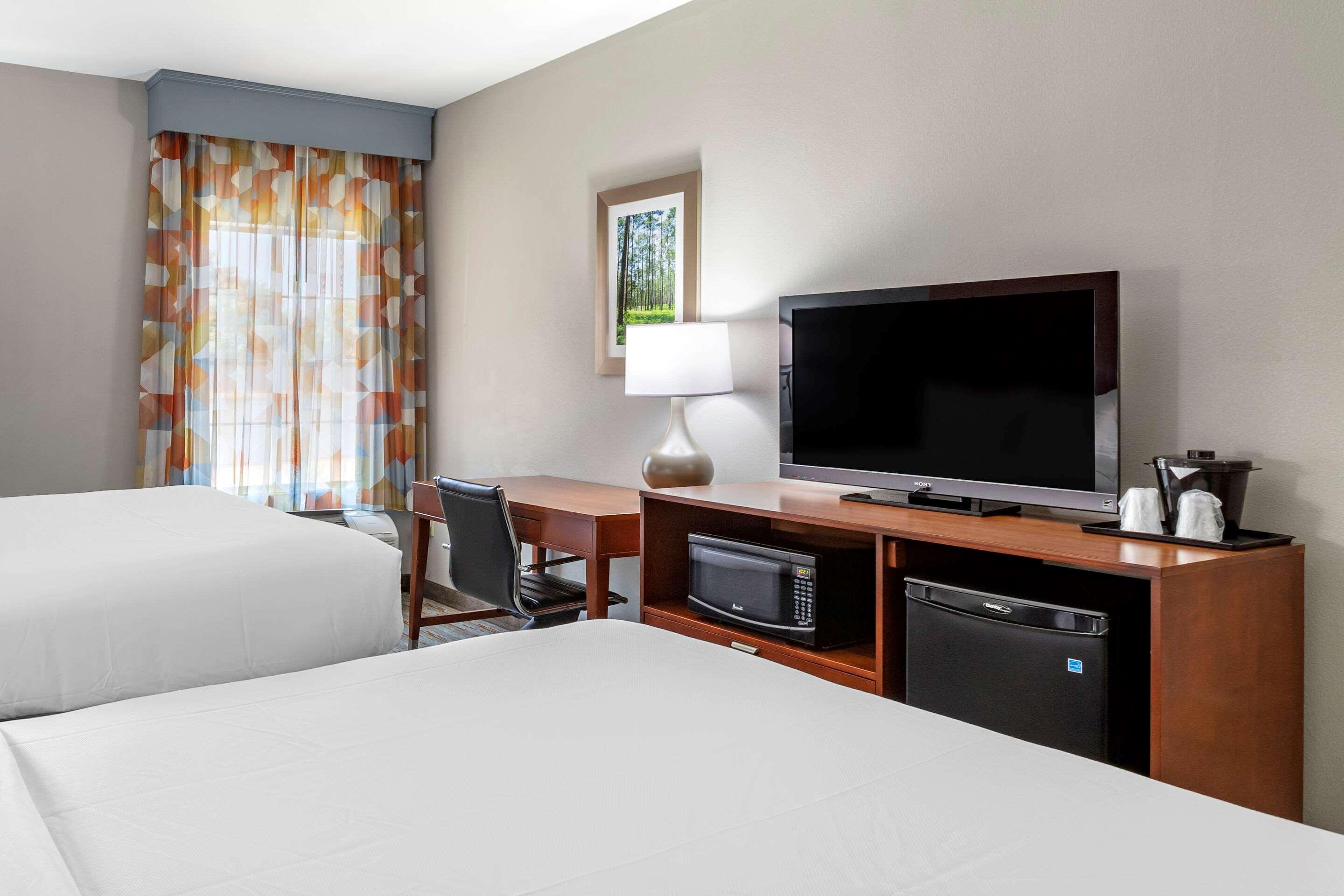 Comfort Inn & Suites Cleveland Exterior foto