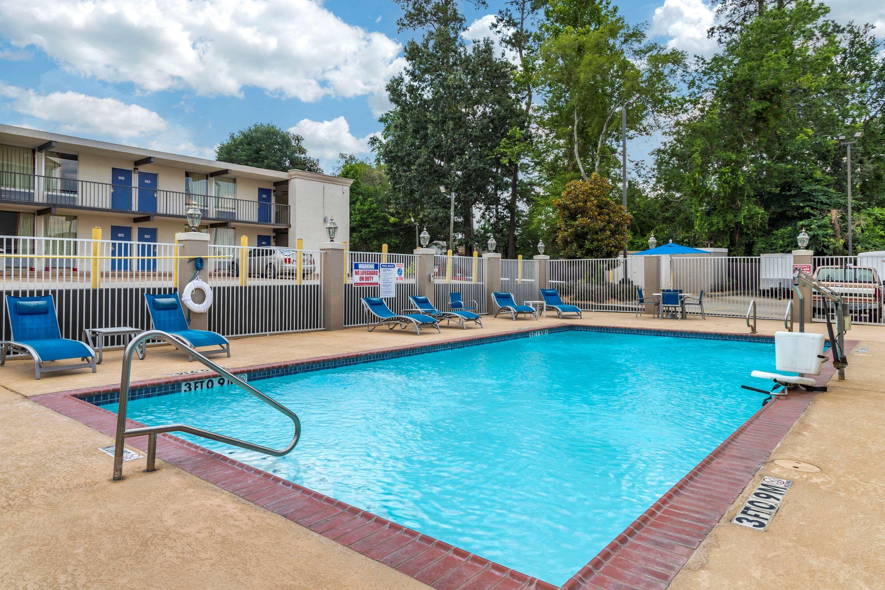 Comfort Inn & Suites Cleveland Exterior foto
