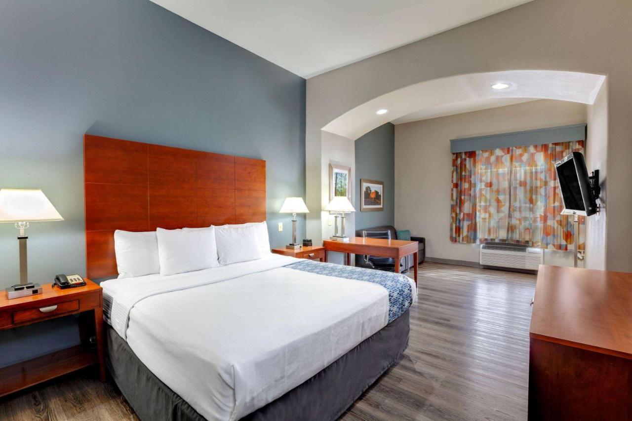 Comfort Inn & Suites Cleveland Exterior foto